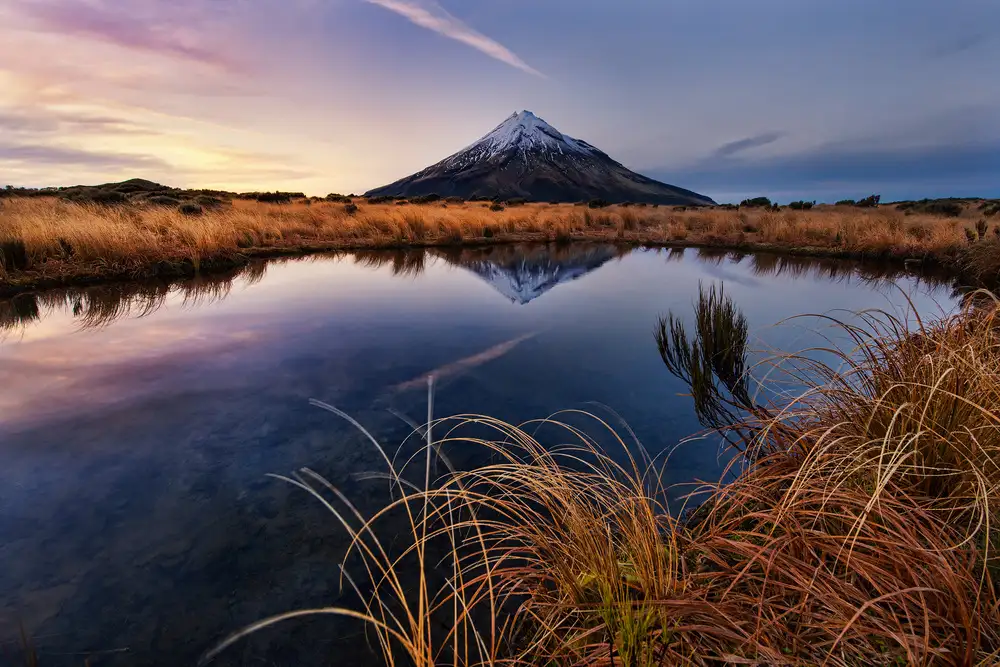 Zhang, Yan: Mount Taranaki: Ranní vánek