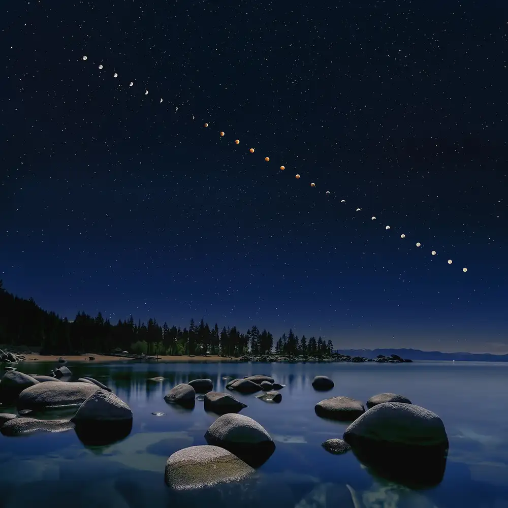 Zhu, Hua: Total Lunar Eclipse