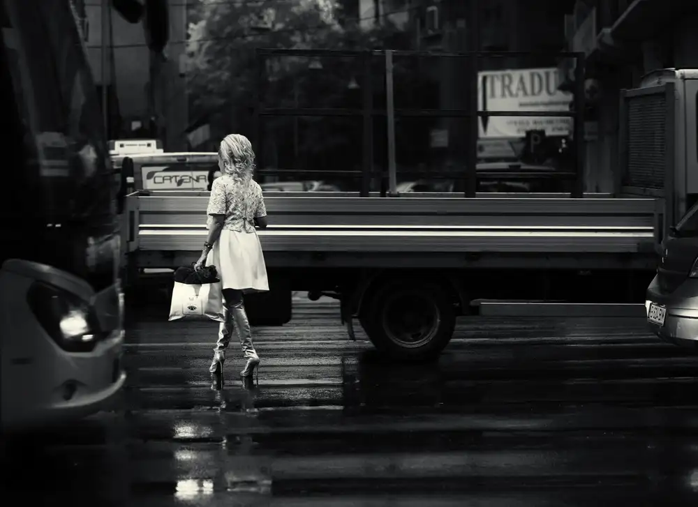 Oncete, Julien: Traffico