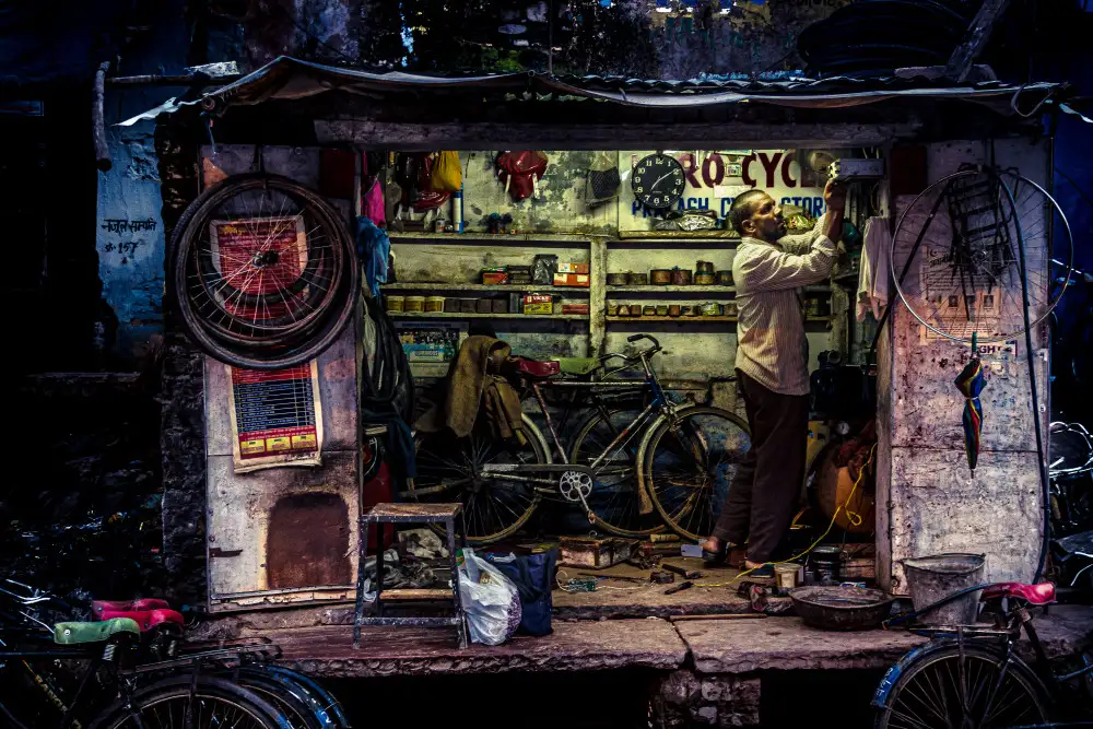 Tagliarino, Marco: The bike repairman