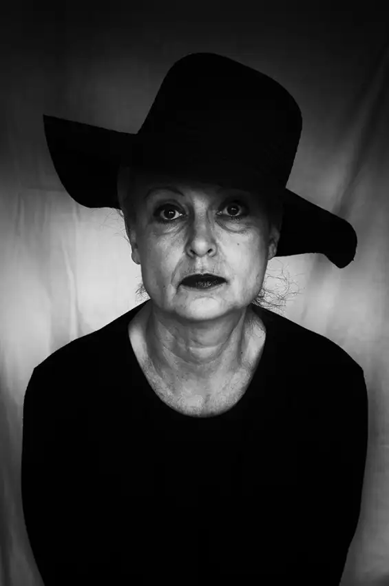Himburg, Martha Angelika: Signora con cappello