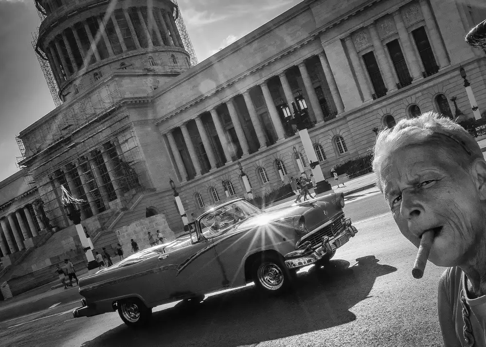 Bauer, Andreas: Kouření Capitolio,Havana