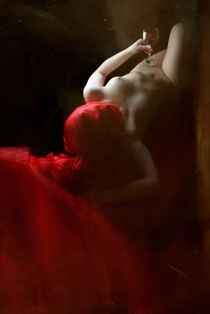 Mest, Olga: A drink in red