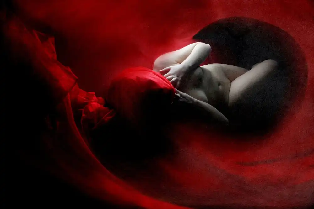 Mest, Olga: en el rojo