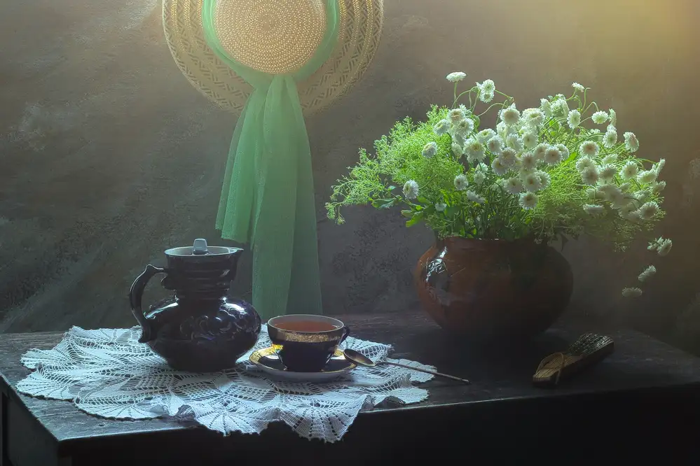 UstinaGreen: naturaleza muerta con sombrero