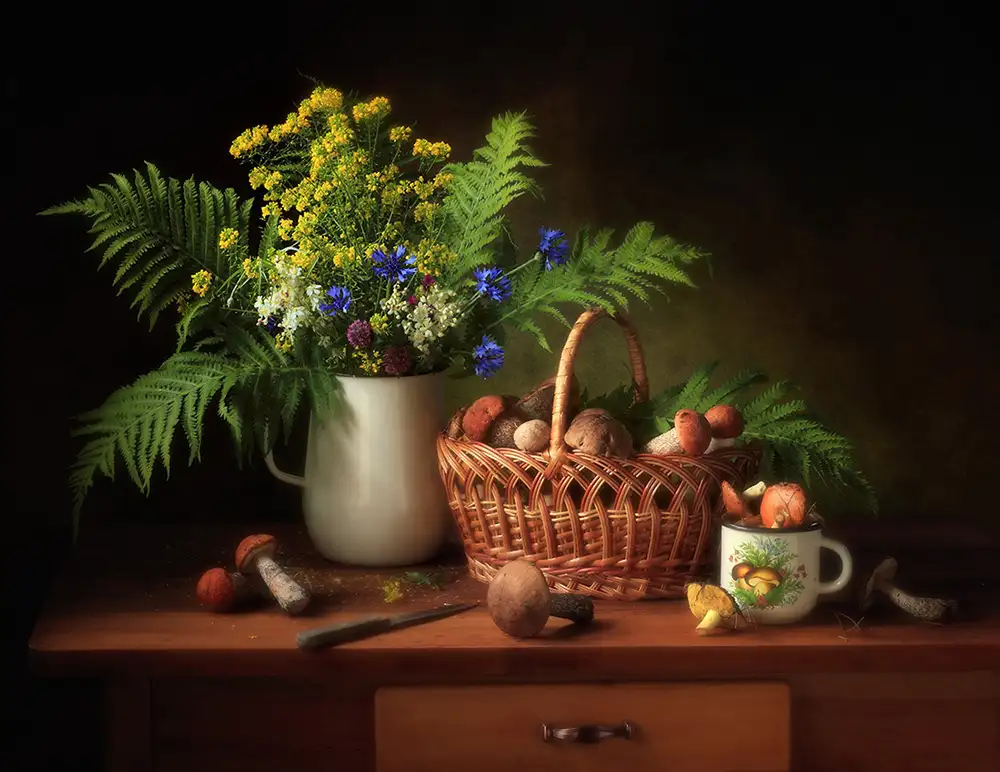 Skorokhod, Tatyana: Still life with mushrooms and bouquet