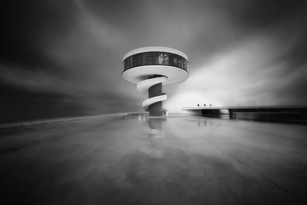 Turienzo, F. Carlos: Niemeyer