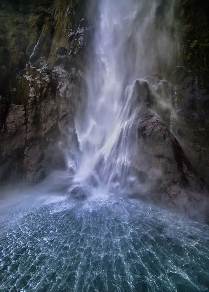 Zhu, Hua: Stirling Falls along Milford Sound