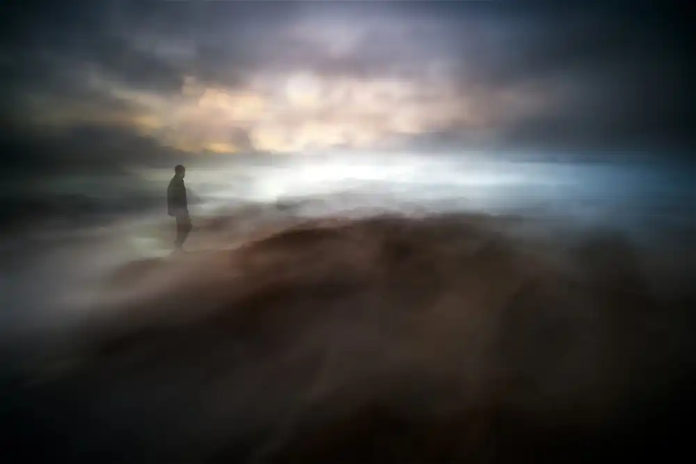 Buye, Pascual Santiago: Stormy days in Nowhere