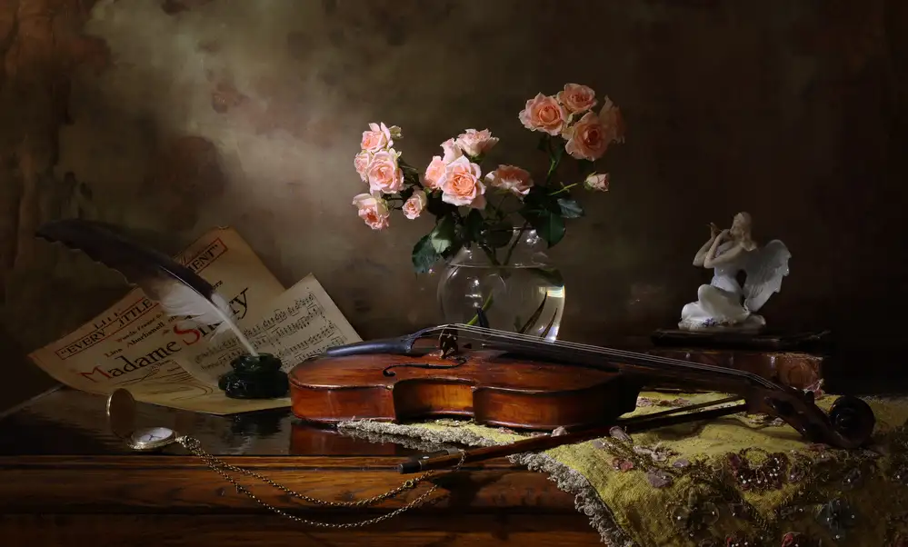 Morozov, Andrey: Naturaleza muerta con violín y rosas.