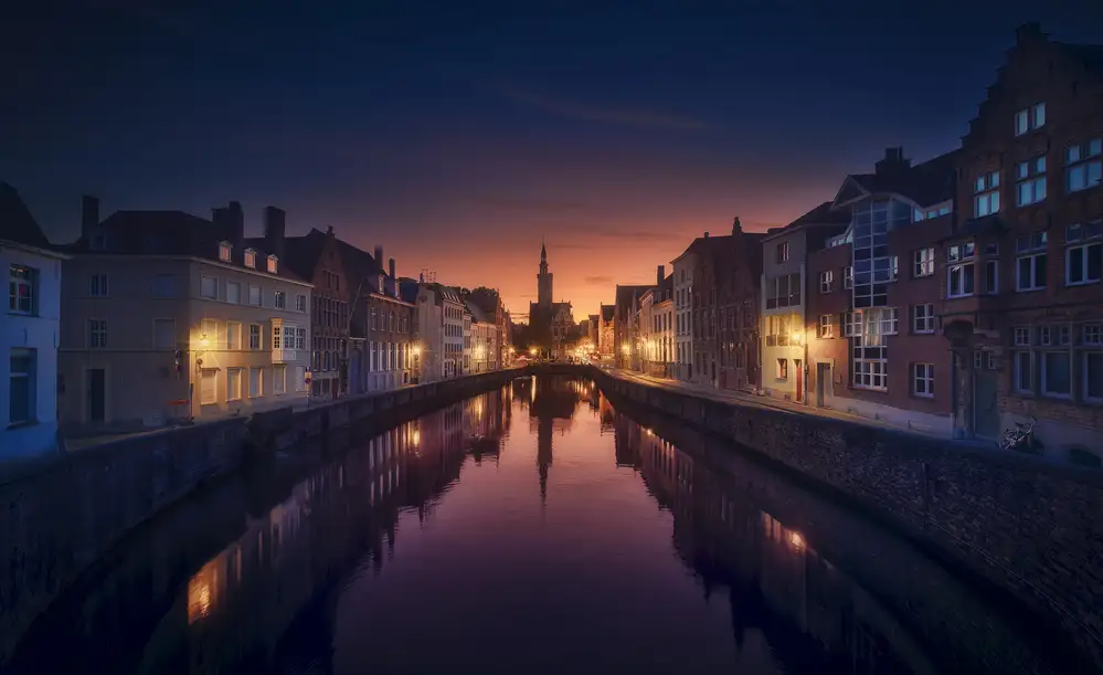 García, M. Jesús: Coucher de soleil à Bruges