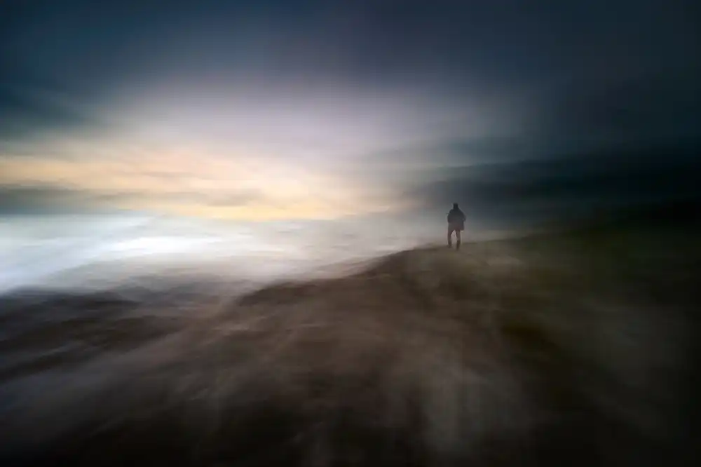 Buye, Pascual Santiago: Dusk in Nowhere