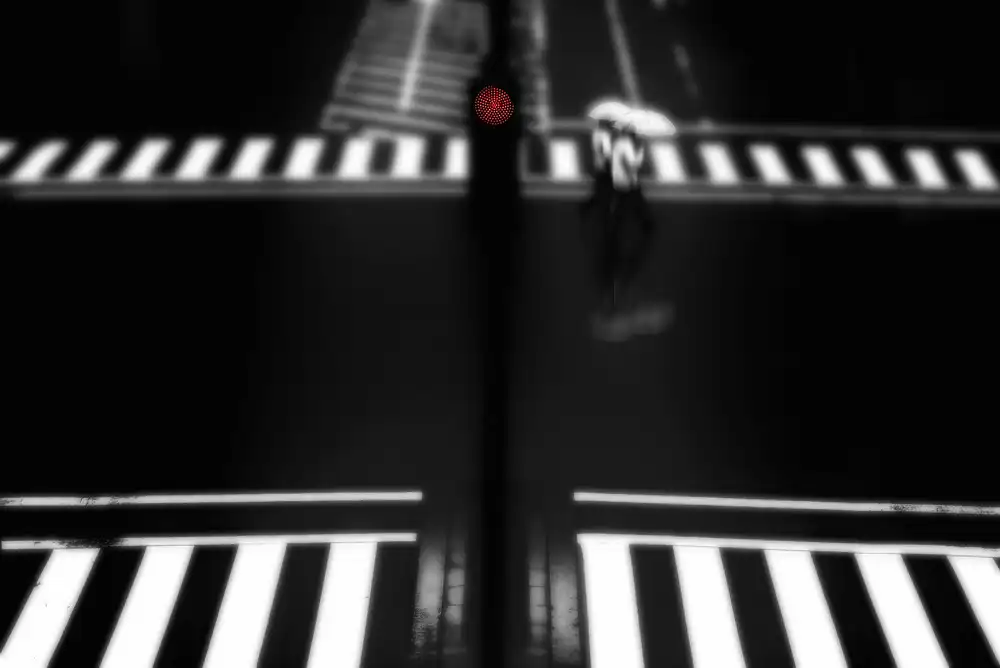 Tsuchida, Teruhiko: rote Augen...