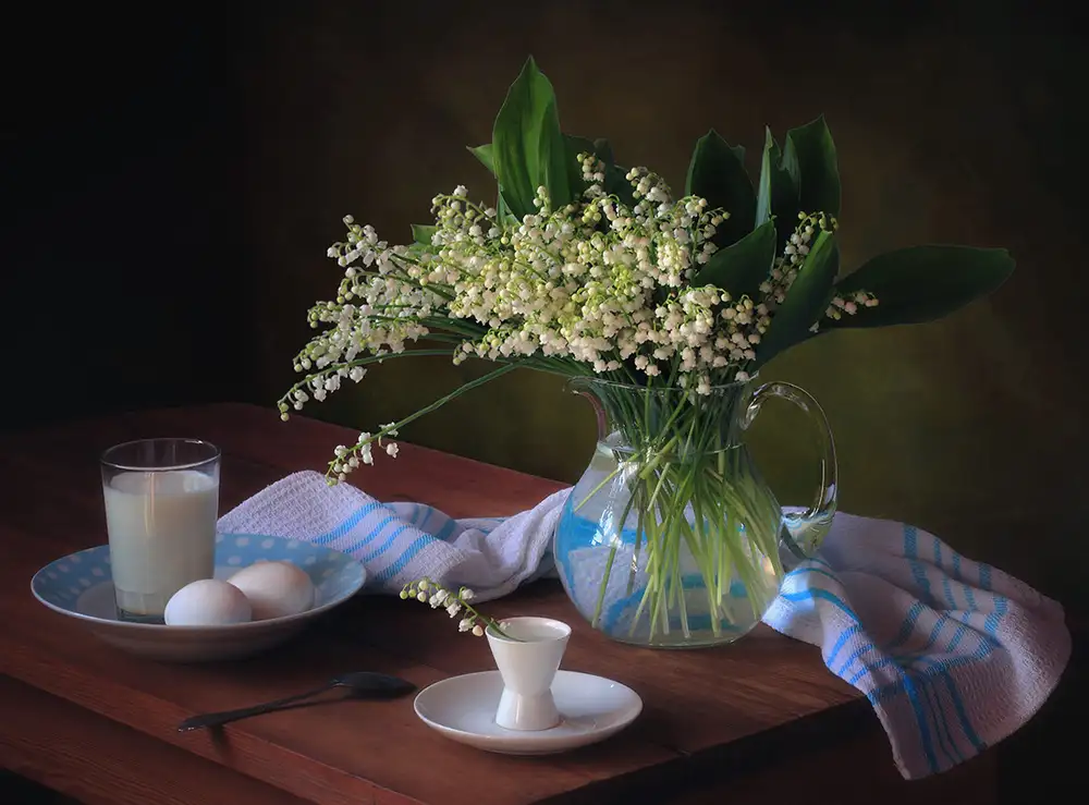 Skorokhod, Tatyana: Still life with a bouquet of lilies of the valley