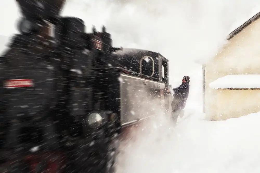Cinteza, Marius: Prendre le train