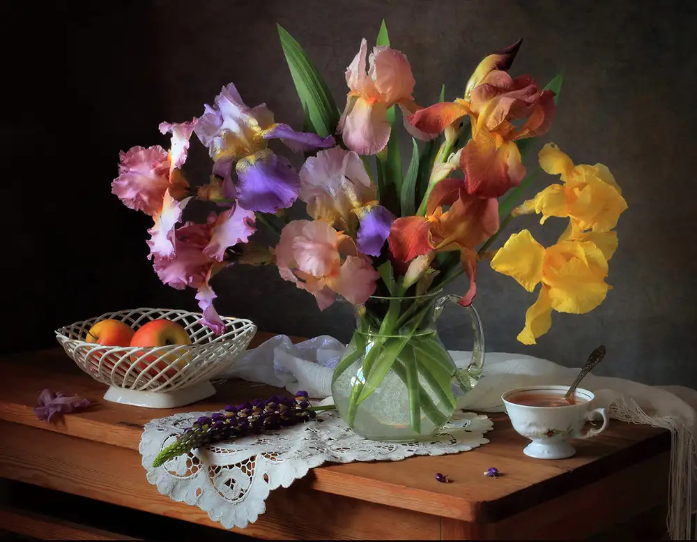 Skorokhod, Tatyana: Still life with irises and apples