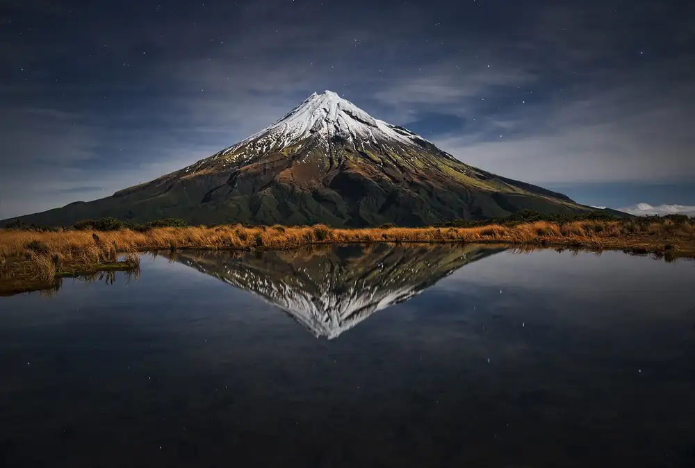 Zhang, Yan: Mount Taranaki - Hvězdná noc