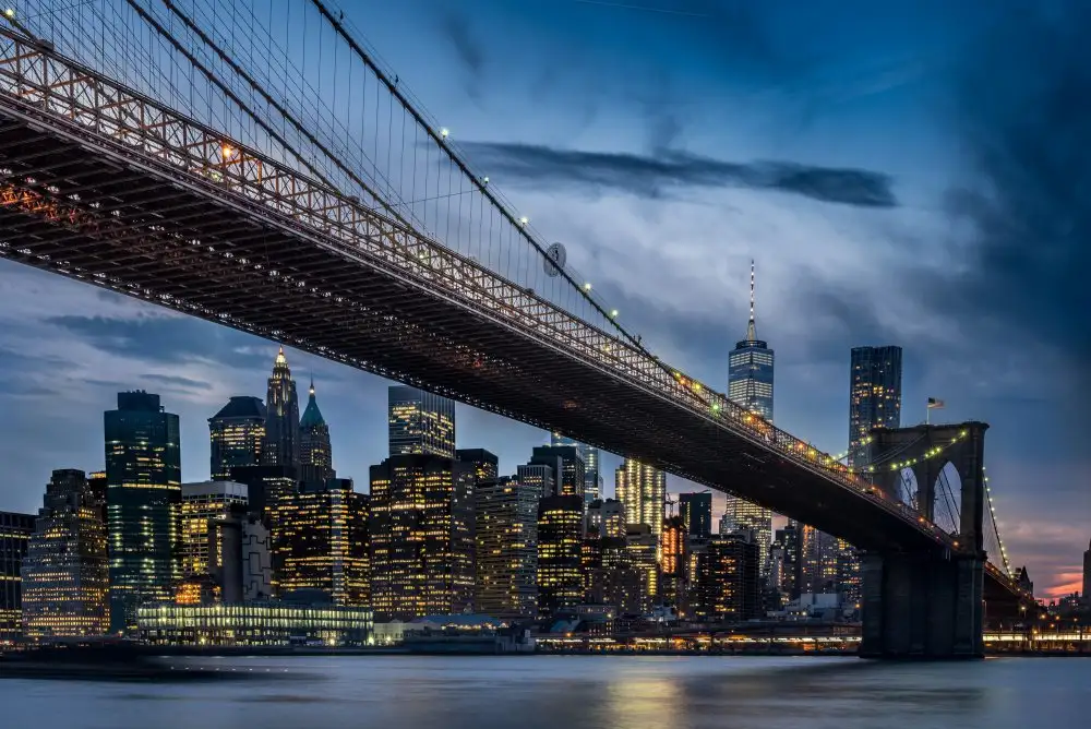OZMEN, ILKER: Manhattan von Dumbo