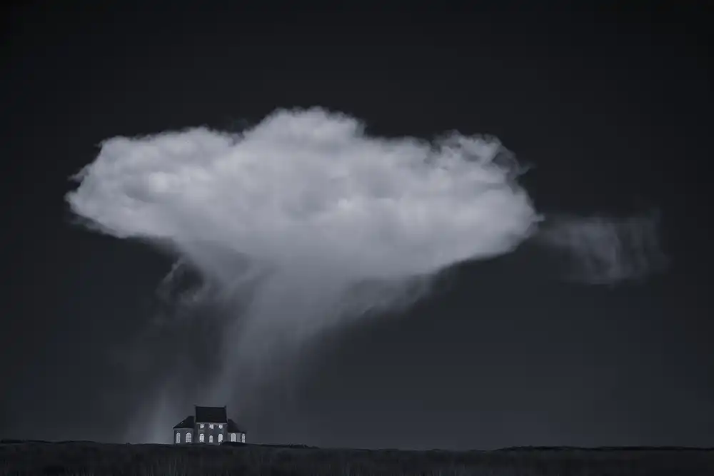 Hermann, Uschi: under the cloud