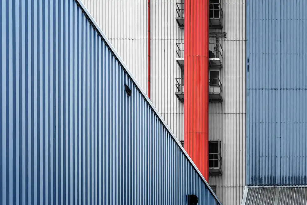 Maastricht, van Henk: Industry in verticals