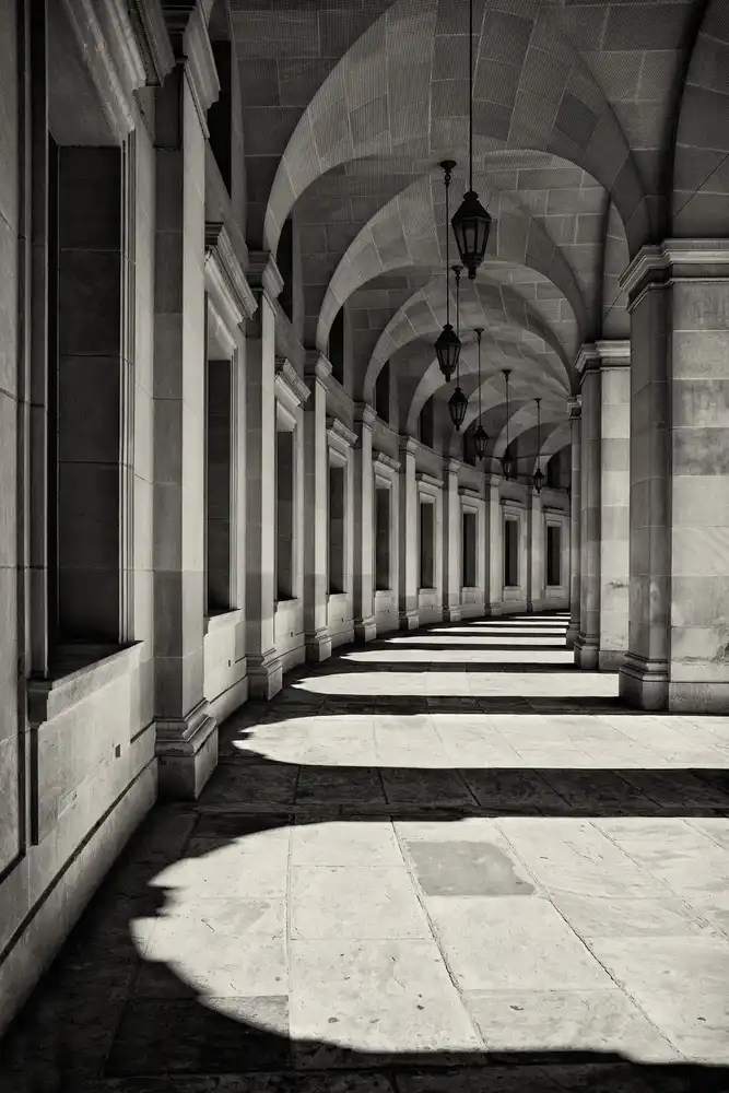 Wolbers, Louise: Curved Corridor