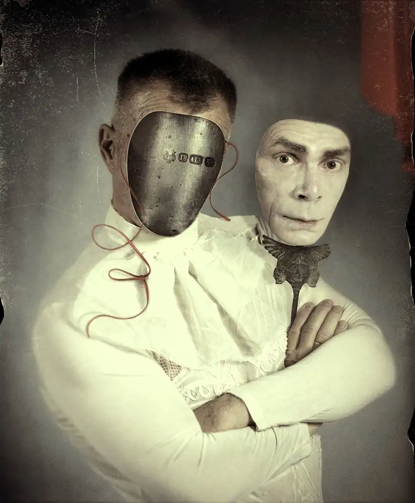 Melik-Nubarova, Svetlana: Masque