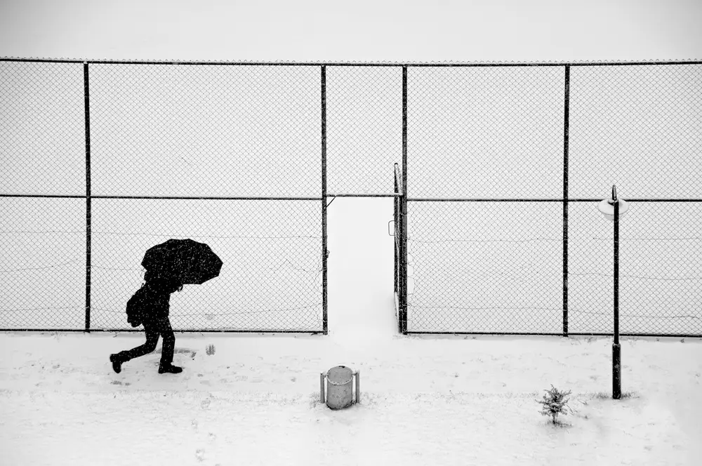 GÖKMEN, Fatma: es schneit stark
