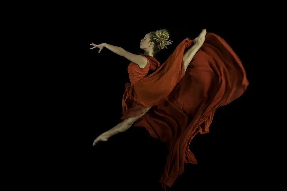 Eichelberg, Amnon: flying dancer