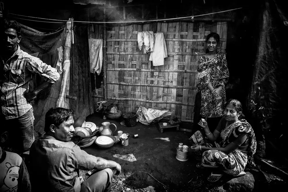 Garmendia, Inazio Joxe: Scena di vita di una famiglia in Bangladesh.