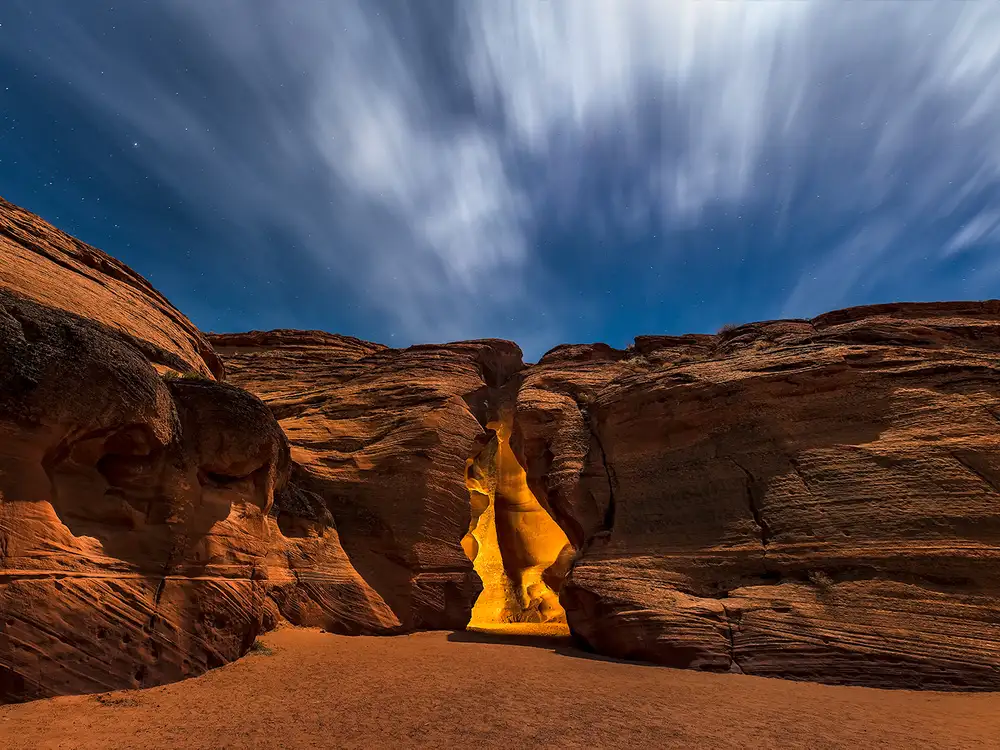Zhu, Hua: Moonlight over Antelope Canyon