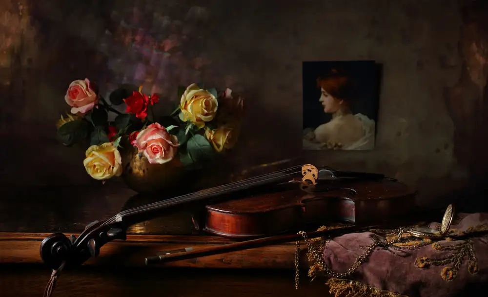 Morozov, Andrey: Naturaleza muerta con violín y flores.