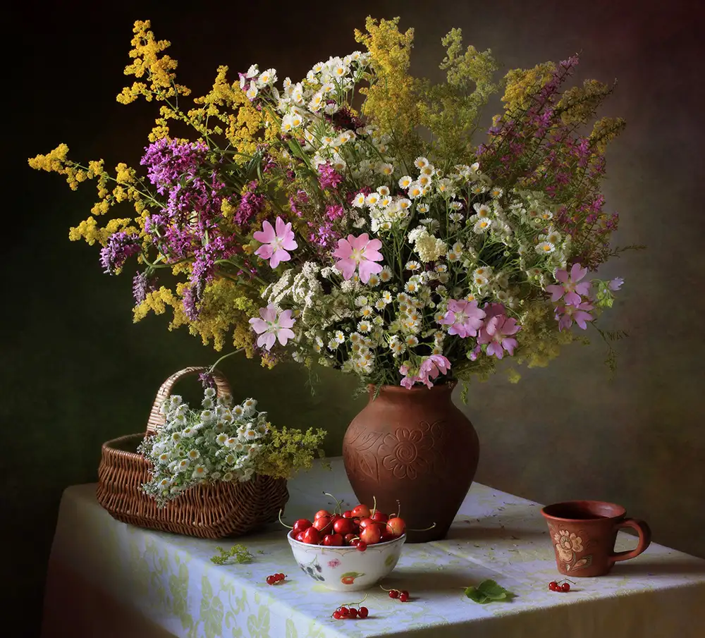 Skorokhod, Tatyana: With a bouquet of meadow flowers and berries