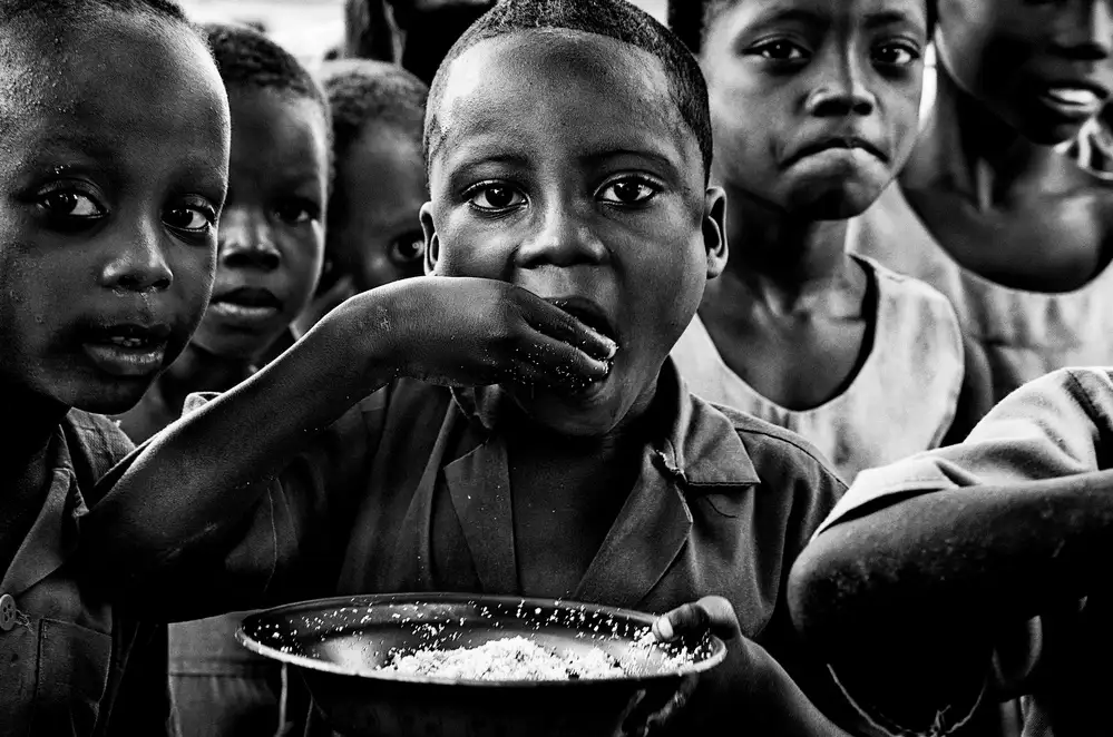 Garmendia, Inazio Joxe: Mangiare riso - Benin