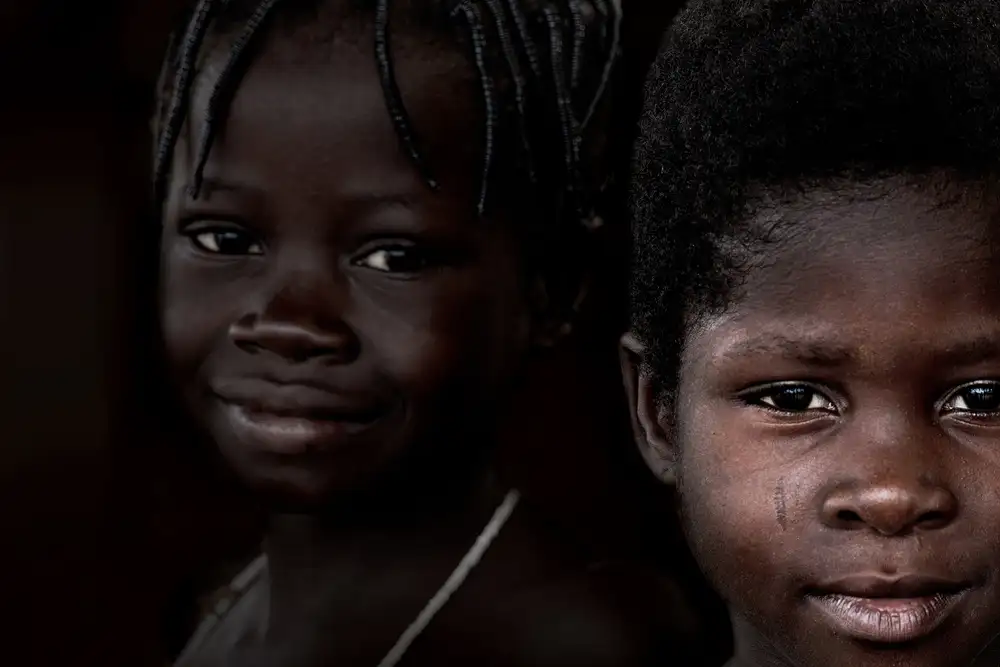 Molina, Elena: Il mio migliore amico,Benin (versione a colori)