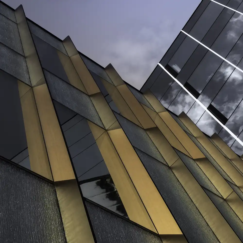 Claes, Gilbert: gilded buttresses