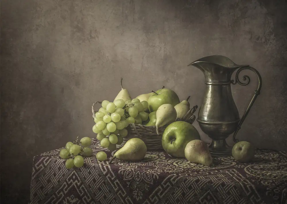 Perfoncio, Margareth: Fresh fruits in the morning light...