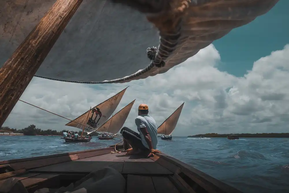 Broussard, Benjamin: Závod Dhow