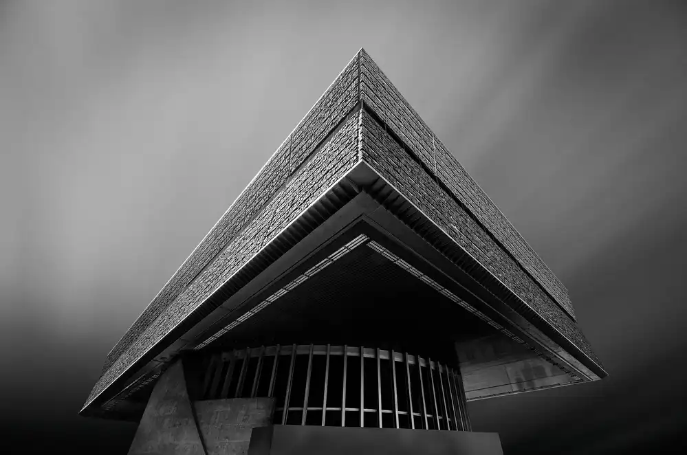 Važan, Karol: Pyramida