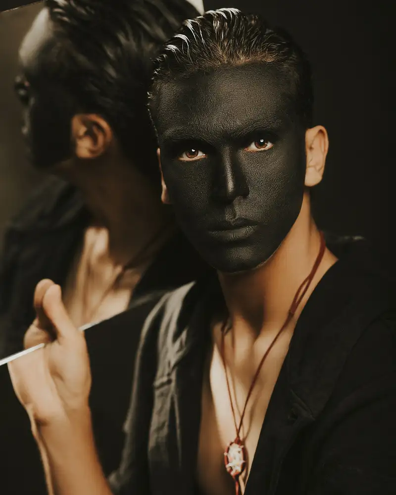 Hamidnezhad, Amin: noir