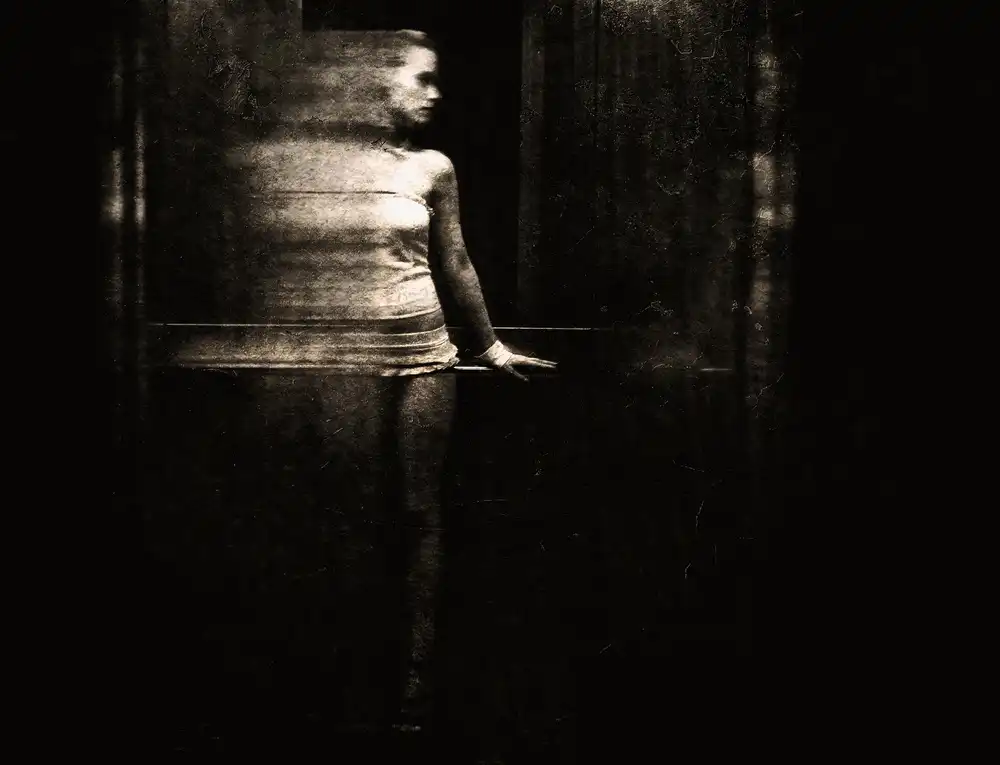 Camlilar, Erkan: ascenseur