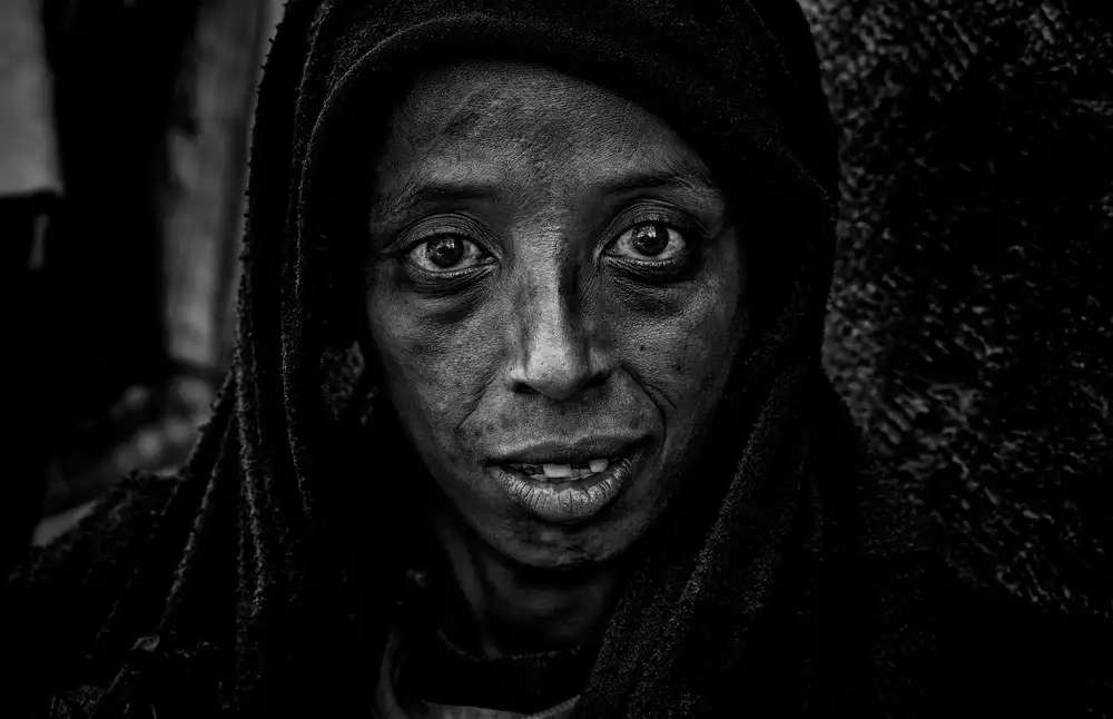 Garmendia, Inazio Joxe: Mujer sin hogar en las calles de Addis Abeba - Etiopía