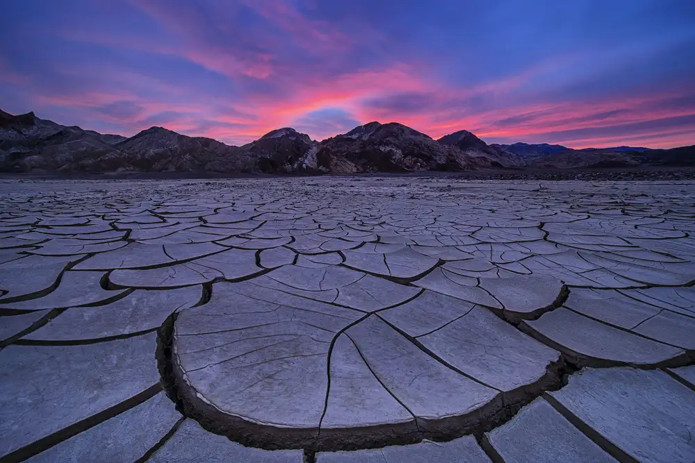 Jacobs, Lydia: OO Blue Hour à Cracked Mud Field