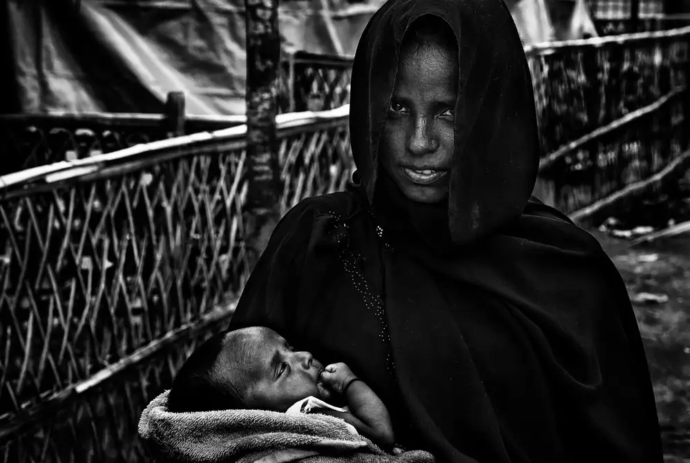 Garmendia, Inazio Joxe: Una donna Rohingya e suo figlio.