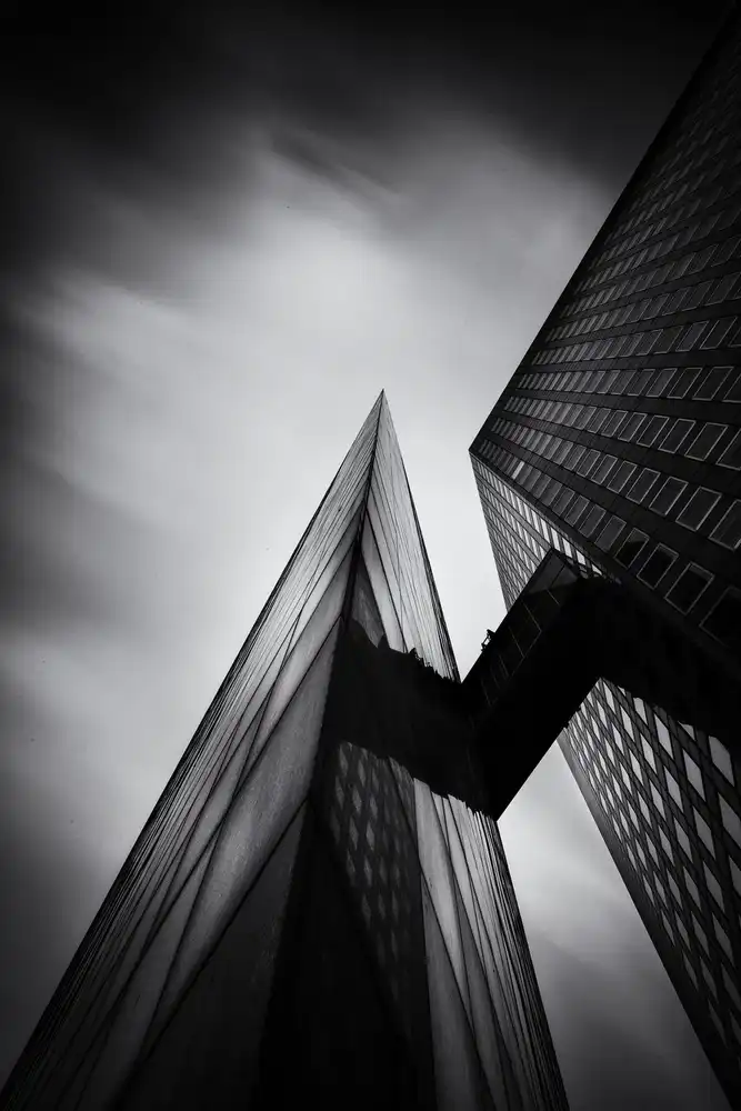 Latta, Della Massimo: La Défense #1