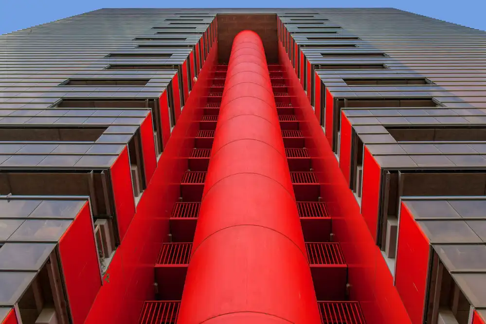 Luycx, Theo: L'ascenseur rouge