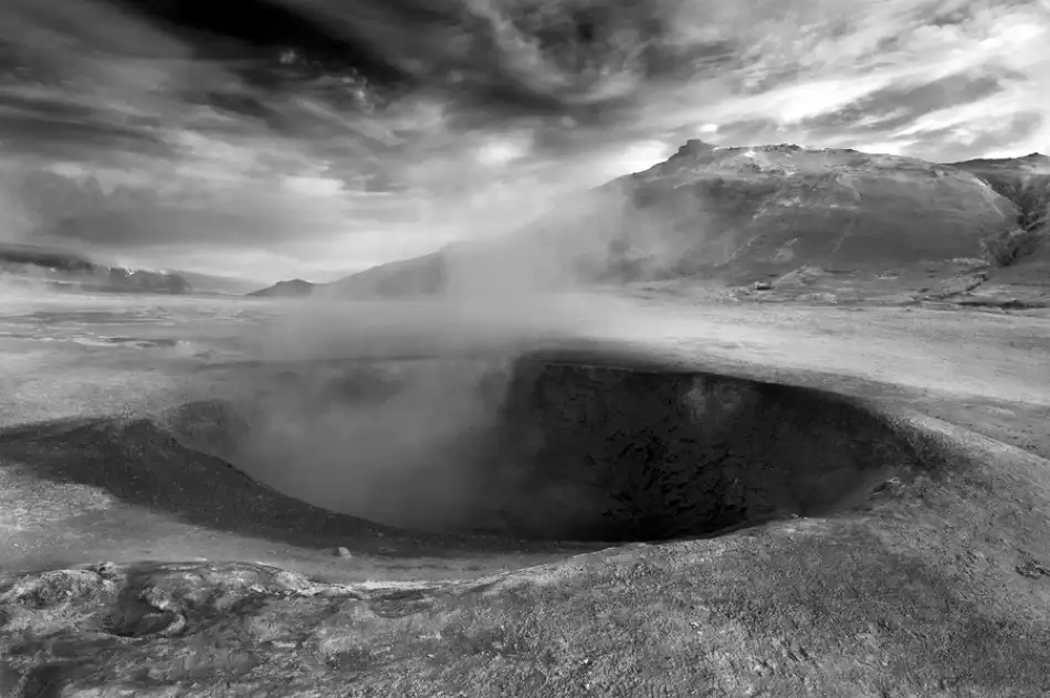 Kravanja, Jure: Crater