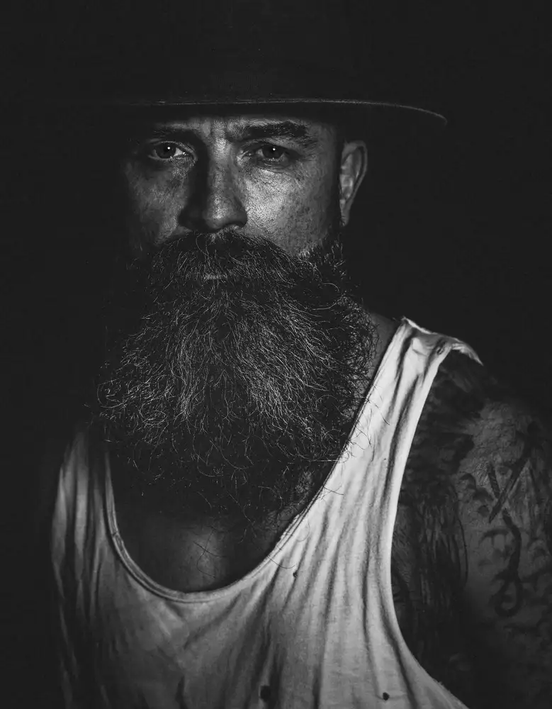 gNo: Carlos Castro