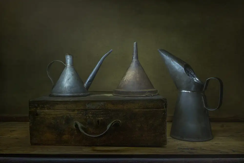 Marcel, Christian: Oil cans