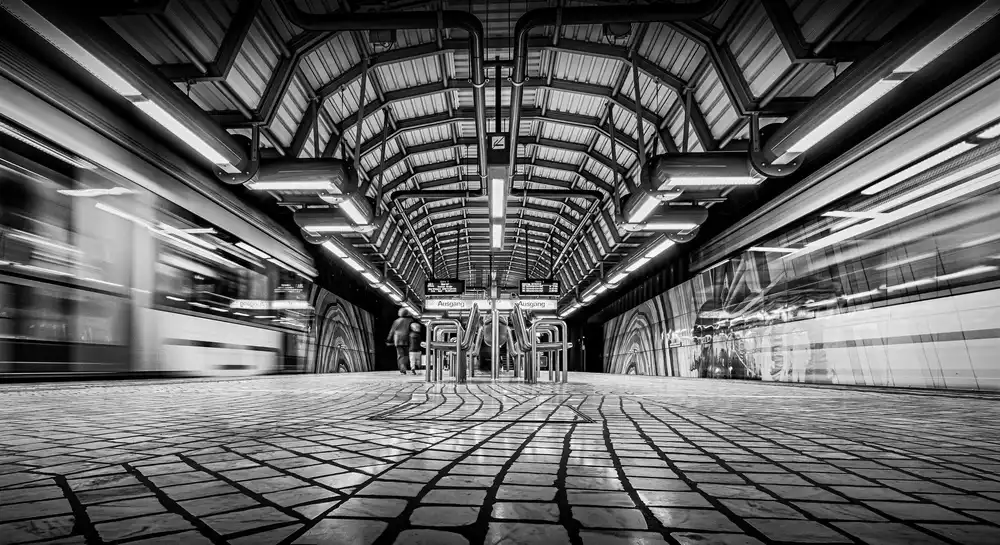 Vollrath, Jörg: ... estación de metro
