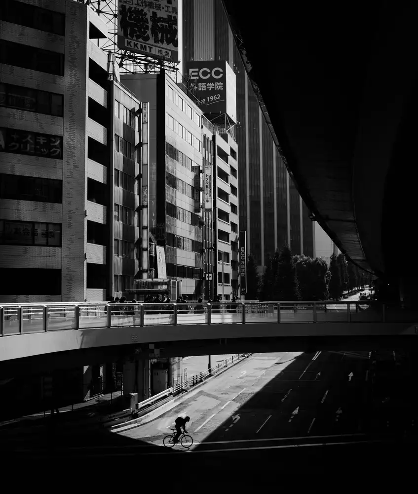 Takachi, Yasuhiro: Sólový jezdec